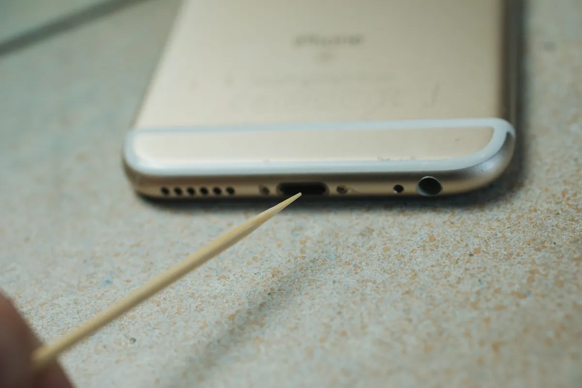 Quick Fixes for Smartphone Charging Problems Using Basic Computer Repair Techniques