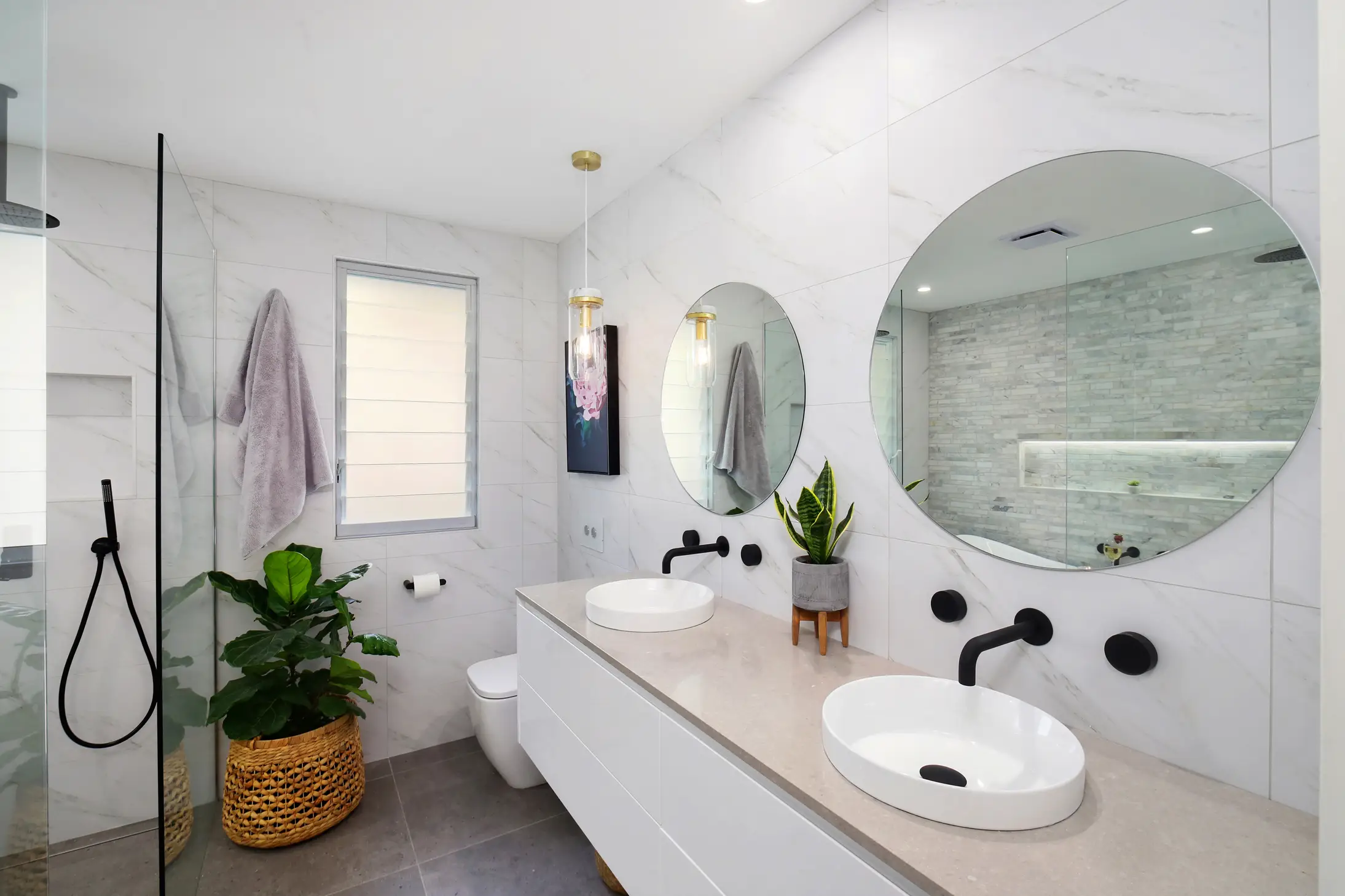 The Best Materials for Bathroom Remodels Improving Functionality and Aesthetics